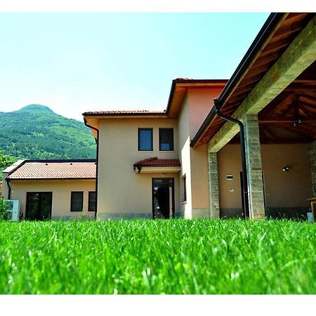 Yustina Villas Guest House 外观 照片