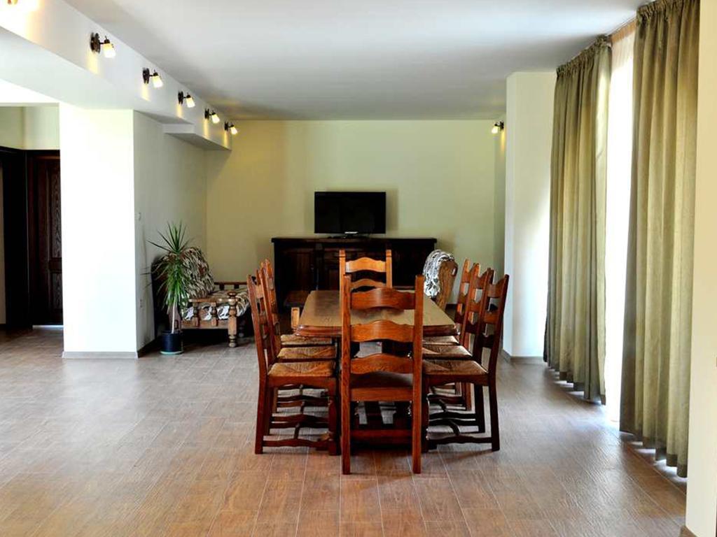 Yustina Villas Guest House 外观 照片