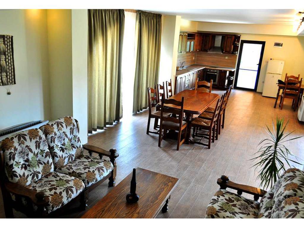 Yustina Villas Guest House 外观 照片
